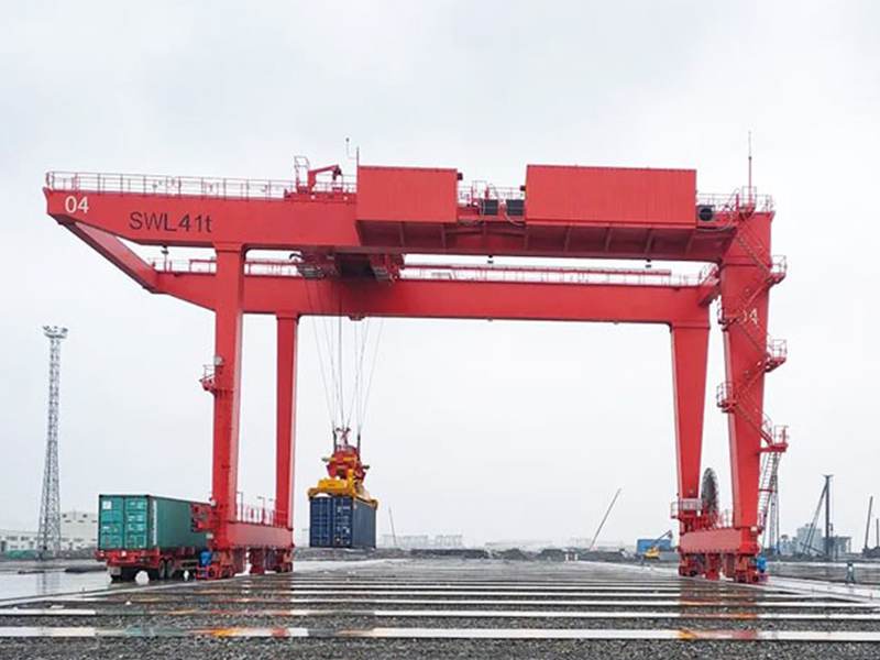 轨道式集装箱门式起重机2内容图.jpg
