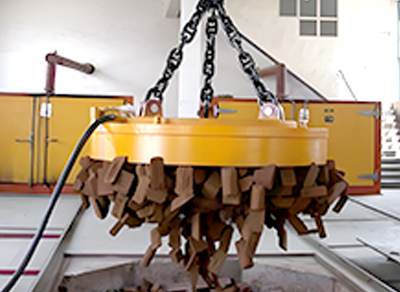 Round lifting electromagnet